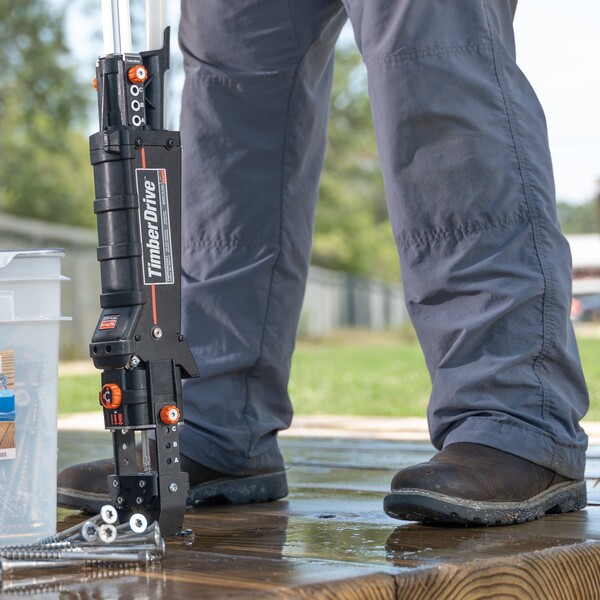 TimberDrive-StructScrewSystem-SDWS-Timber-SS-Screw-DeWalt-DW629QD-Dock-Grass_C0.jpg
